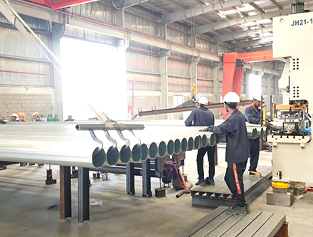 Φ191mm High-Frequency Straight Seam Welded Pipe Production Line of Arctech Saudi Branch Put into Operation to Boost the Development of Photovoltaic Industry