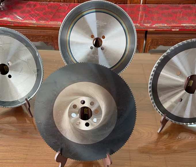 Flying Saw Blade
